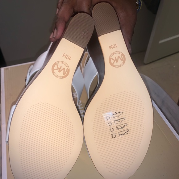 Michael kors Authentic Wedges New never worn - Picture 5 of 5
